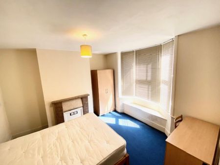 3 bedroom terraced house to rent - Photo 4