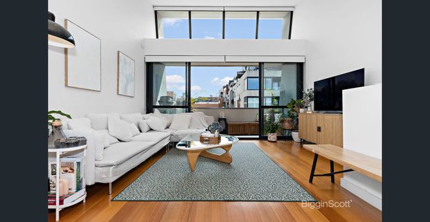 MODERN & STYLISH 3-BEDROOMS, 2.5 BATHS TOWNHOUSE IN FITZROY NORTH PREMIUM LOCATION - Photo 1