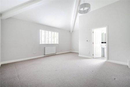 4 bedroom detached house to rent - Photo 3