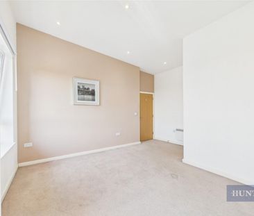 2 bedroom Flat To Let - Photo 1