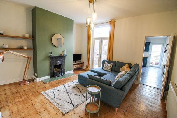 2 bedroom terraced house to rent - Photo 1