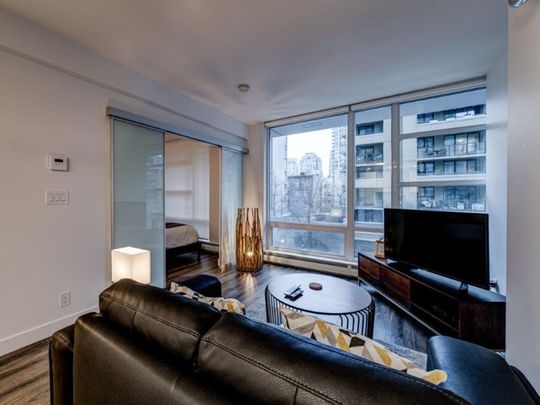 Howe Street - Photo 1