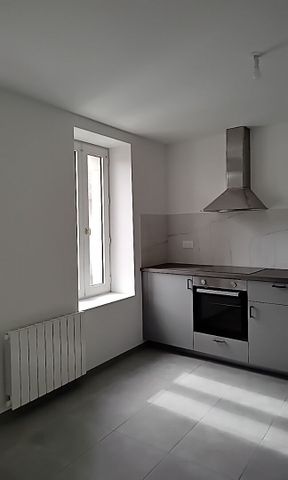 T3 60 m² entièrement refait à neuf - Photo 2