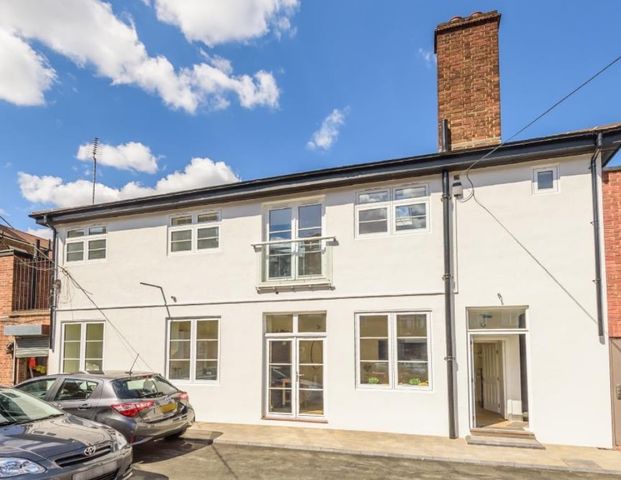 1 Bed Flat, Old Oak Mews, W12 - Photo 1