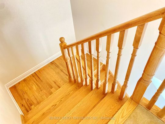 Townhouse For Lease | S8130298 - Photo 1