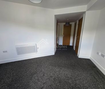 Price £700 pcm - Available Now - Unfurnished - Photo 3