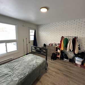 1/2 Près De L'UdeS Tout Inclus - Photo 3