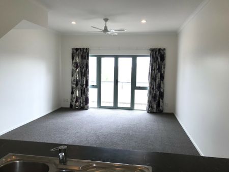 2 Level - 2 Bedroom Apartment - 2 carparks - Photo 2