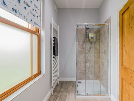 Farm House to rent on - Photo 2