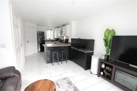 2 bedroom detached house to rent - Photo 5