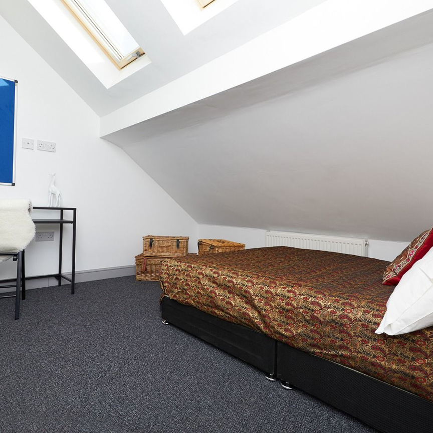 A Perfect Shared House for Rent in Coventry 🌟 - Photo 1