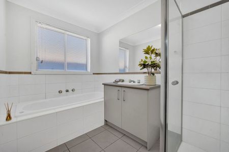 Space, Style & Comfort Combined in the Heart of Point Cook !! - Photo 5