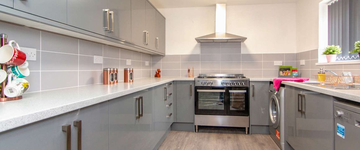 Ling Street Room 3 - Photo 1