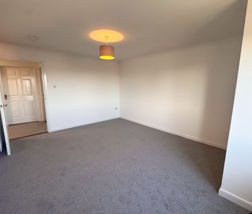2 Bed, Flat - Photo 1