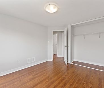 265 Lawrence Avenue Townhomes - 1 Bedroom - Photo 3