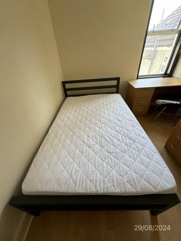 5 bedroom end of terrace house to rent - Photo 2