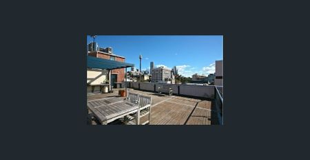 Loft Style Warehouse Apartment - Photo 5