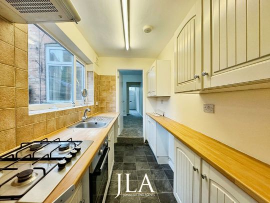 3 bed terraced house to rent in St. Peters Street, Leicester, LE7 - Photo 1