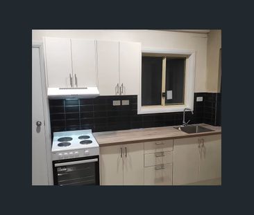 Two bedroom unit for rent in Gladstone Park - utility bills included - Photo 3