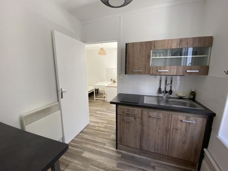 Location Appartement 1 pièce Meublé 28m² LE CREUSOT 71200 - Photo 4