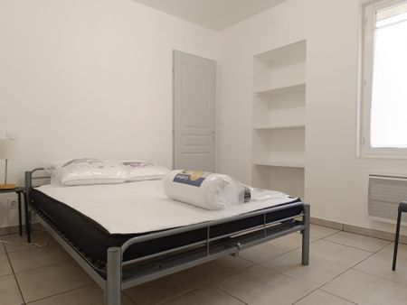 Location Appartement 2 pièces 31m² NARBONNE 11100 - Photo 2
