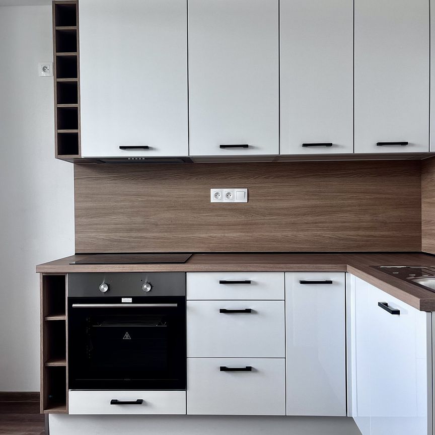 Pronájem bytu 1+1 33 m² - Fotografie 1