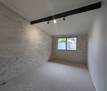 Stylish Modern Villa - Photo 2