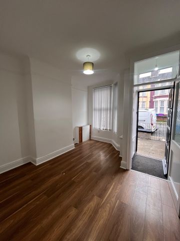 2 Bed Terraced House, Waltham Road, L6 - Photo 3