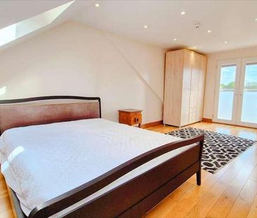 Taunton Avenue, Hounslow, TW3 - Photo 1