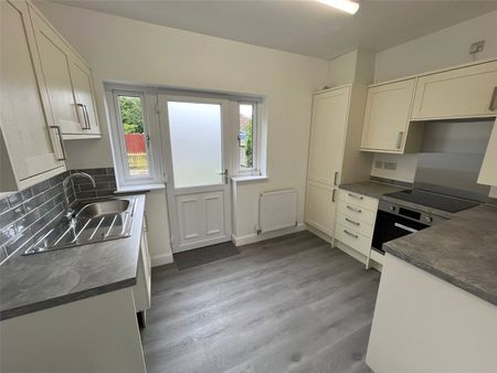 3 bedroom terraced house to rent - Photo 2