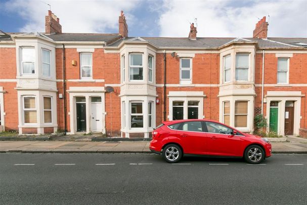 3 bedroom flat to rent - Photo 1