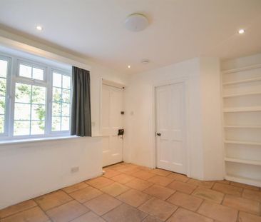 5 bedroom detached house to rent - Photo 4