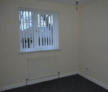 Flat to rent on - Photo 2