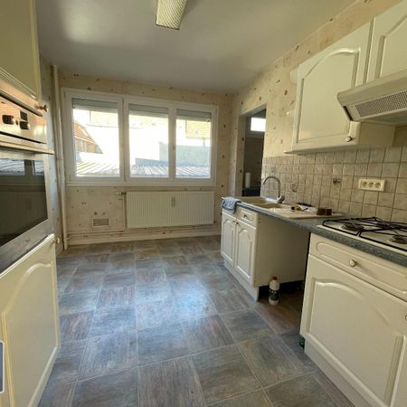 Location Appartement 3 pièces 65m² CAMBRAI 59400 - Photo 3