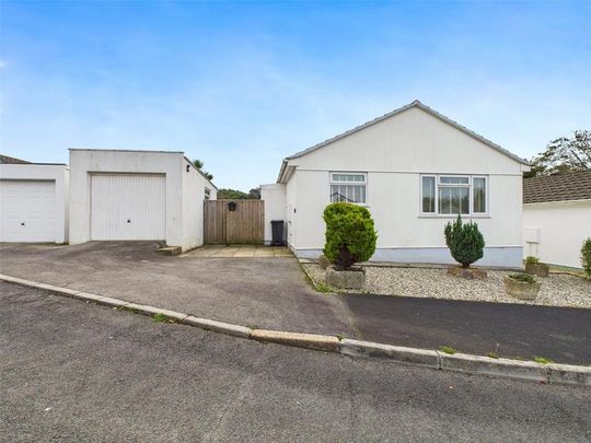 3 bedroom bungalow to rent - Photo 1