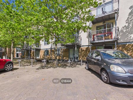 3 bedroom flat to rent - Photo 4