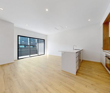 Stylish & Spacious Modern Townhouse! - Photo 4