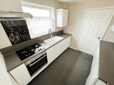 Coniston Road, Grangetown, Middlesbrough, North Yorkshire, TS6 7QH - Photo 5