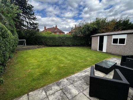 3 bedroom semi-detached house to rent - Photo 2
