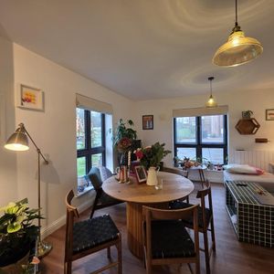 2 bedroom flat to rent - Photo 2