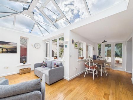 2 bedroom semi-detached house to rent - Photo 2