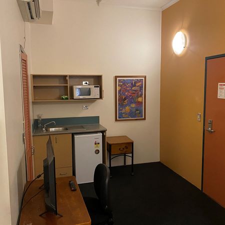 FULLY FURNISHED STUDIO - Photo 3