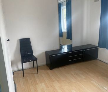 Room in a Shared House, Millfield Avenue, E17 - Photo 1
