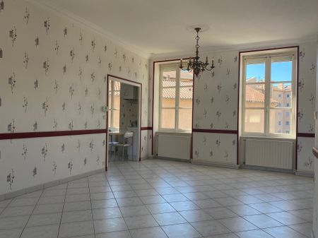 T3 CENTRE VILLE -TARARE - Photo 5