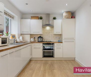 3 bedroom detached house to rent - Photo 2