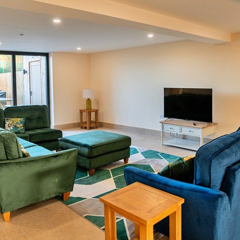 Cheltenham - Photo 1