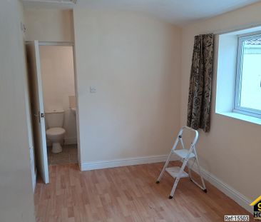 2 bed Semi-detached bungalow in Beaufort Rd , Weston-super-Mare, BS... - Photo 6