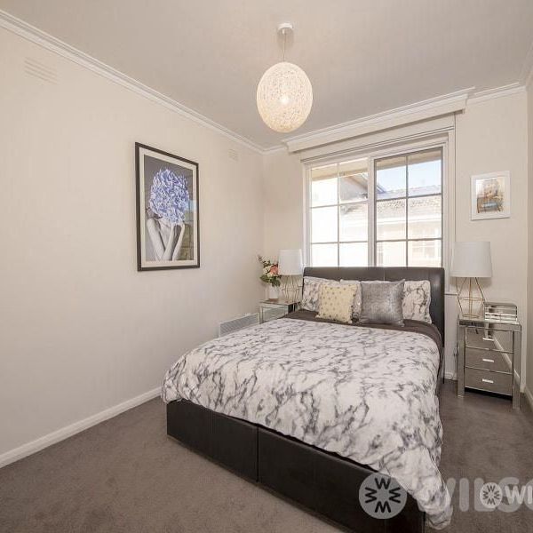 Spacious Apartment Opposite Hopetoun Gardens! - Photo 1