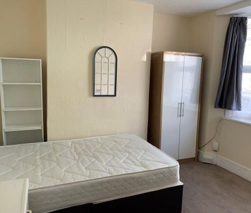 5 bedroom terraced house to rent - Photo 4