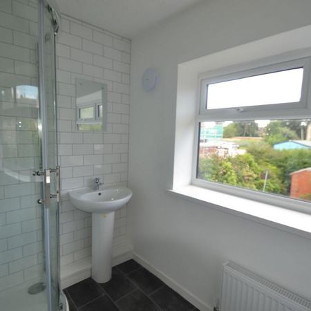 1 bedroom house of multiple occupation to rent - Photo 4